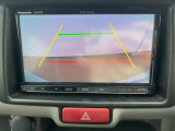 【バックカメラ】駐車時に後方がリアルタイム映像で確認できます。大型商業施設や立体駐車場での駐車時や、夜間のバック時に大活躍!運転スキルに関わらず、今や必須となった装備のひとつです!