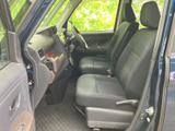 運転しやすい視界と、快適な操作性。ドライバーに寄り添う空間が、運転の楽しさを引き立てます。