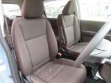 前席の画像です。是非運転席に座っていただき視界等をご確認ください。