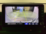 バックをするとき自動でリアの様子が映る『リアカメラ』付き! 画面で確認しながらバックが出来るので駐車の時も安心です。