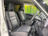 運転席シート廻りは使用感も少なく、良好な状態となっています。前オーナー様が丁寧に使っていたことがよくわかりますね。