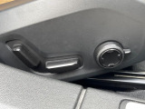 【パワーシート】スイッチ一つで簡単にシート位置の微調整が可能!電動だから力もいりません!自分に最適なシートポジションにセットして、快適なドライブをお楽しみください。