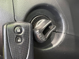 【キーレス】少し離れた場所からでもボタン一つでドアの開錠・施錠ができるのでとっても便利!ドアの鍵穴周りに傷をつけることもありません♪
