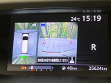 【アラウンドビューモニター】専用のカメラにより、上から見下ろしたような視点で360度クルマの周囲を確認することができます☆死角部分も確認しやすく、狭い場所での切り返しや駐車もスムーズに行えます。