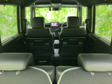 後方視界を広げ、安全な駐車をサポート。ガイドライン表示で距離感も把握しやすく、初心者の方にも安心です。駐車ラッシュも楽々。