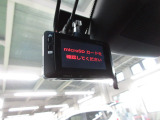 別途SDカードが必要です。