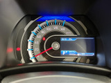 見やすいメーター類は、運転に必要な情報を的確にドライバーへ伝えます。デジタル表示で、よりスマートな印象です。