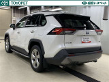 「中古車ハイブリッド保証」付き。ハイブリッド機構を無償で保証します。保証期間は、初度登録年月から10年目まで、またはロングラン保証が終わってから3年間。ただし累計走行距離が20万km以内です。