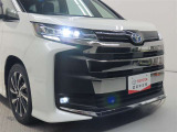 高輝度で点灯速度が速く、しかも消費電力の少ないLEDヘッドライトが装備されています!LEDの明るい光が走行中の視界の確保をサポートして、夜のドライブがより楽しく安全に運転できます♪