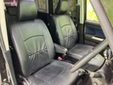 座り心地の良いシートが、快適なドライブをサポートします。長距離運転でも疲れにくく、リラックスできます。
