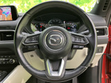 握りやすいステアリングは、運転操作をスムーズに。快適なドライビング体験をサポートします。