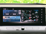運転席からの操作をサポートし、快適なドライブをさらに楽しめる頼れる相棒です。情報満載の画面をぜひご覧ください。