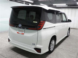 走りにこだわりながら収納力も持ち合わせたお車です。荷物を載せて軽快なドライブを楽しめますよ♪