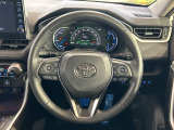 【純正革巻きステアリング】上質な革を使用することで、手にしっかり馴染みとても運転しやすいハンドルです♪