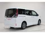 後続車から視認性の良いストップランプの配置で追突抑制になります。