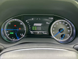 視認性の高いメーター類で、運転に必要な情報を的確に把握できます。落ち着いたデザインも魅力です。