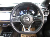 運転が楽しくなる明るく開放的な運転席まわりです。プロパイロットで高速など運転支援で疲れを軽減してくれます!