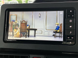 停車中に楽しめるTV機能。待ち時間や休憩時間に、お気に入りの番組や動画を鑑賞できます。快適な車内空間を演出します。