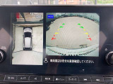 インテリジェント アラウンドビューモニター。上空から見下ろしている様な映像をモニターへ映し出し、スムーズな駐車をサポートします。さらに障害物検知センサー反応すると、警告表示、警告音により注意を促します