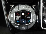 オートエアコンです。車内を設定温度に保ち、快適空間をキープします。