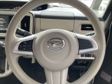 ■ステアリングスイッチ■ハンドル手元でオーディオの操作が簡単に出来ます。運転中でもナビまで手を伸ばさずに操作が出来て安心です。