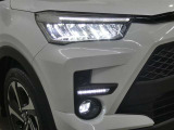 LEDヘッドライトです。デザイン性がよくとても明るいので、夜間の走行や悪天候でも安心です。しかも長寿命!