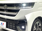 【LEDヘッドライト】悪天候や夜間走行時も良好な視界を確保し安心して運転できる高輝度LEDヘッドライトを装備!点灯速度が早く、消費電力も抑えられています。
