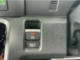 【電子パーキング】ワンタッチでサイドブレーキON、OFFが可能。力を使わず指先一つで安心パーキング。