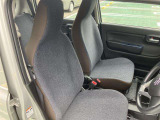 毎回座るフロントシート。運転席は使用する部分ですので、座り心地が重要です!