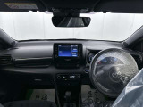 落ち着いたカラーの内装で、ゆったりと運転したい方に。