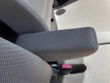 アームレスト装備で長距離運転も楽々です★
