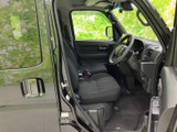 広々とした室内空間は、ドライバーにも快適な運転環境を提供。ゆったりと座れて、長距離運転も疲れにくいでしょう。
