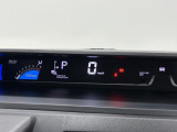 スピードメーターは見やすいデジタルメーターです♪