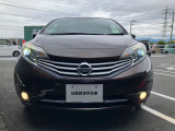 ヘッドライトは明るいLEDタイプです