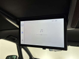 フリップダウンモニターも装備しております。お子様も退屈知らずで長時間のドライブや、渋滞中でも飽きることなく楽しい時間を過ごすことができそうですね。