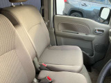 ゆったりとくつろげる運転席です。