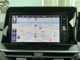 日産オリジナルナビゲーション。大型モニターを採用。画面が大きいので、タッチ操作もスムースで快適です。