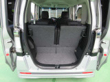 定員乗車時のカーゴルームの状態です。荷物も十分載せることができますよ。