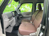 運転しやすい、機能的なコクピット。操作しやすい位置に配置されたスイッチ類が、快適なドライブをサポートします。