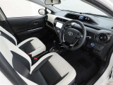 シンプルで使いやすいデザインの運転席です。