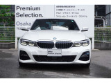 BMWの代名詞の【キドニーグリル】グリルが腎臓のように見えるので【キドニー】と呼ばれるようになりました。一目見ただけでBMWであると認識できる確固たるアイコンとして存在感を放ちます。
