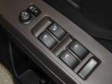 電動格納式ドアミラー・パワーウインドウを装備しています。