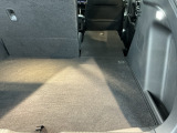 載せるものに合わせて、自由自在にシートを調整。長めの荷物も、大きな買い物も、工夫次第でスッキリ収まります。使い方次第で楽しみが広がる空間です。