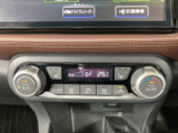 停車中には、TVや動画コンテンツを楽しめます。後部座席の方も快適に過ごせるよう、エンターテイメント機能も充実しています。
