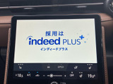 停車中に、地上デジタル放送を楽しめるTV機能を搭載。休憩時間にニュースや番組をチェックできます。快適な待ち時間を過ごせます。