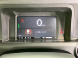 視認性の高いメーターで、運転に必要な情報を的確に把握できます。運転に集中できる、シンプルで機能的なデザインです。