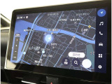 純正ナビを装備。タッチパネル式で使いやすく、お出かけもラクラクです。