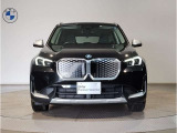 【キドニーグリル】BMWは約90年もの間、ほぼ全ての車両にひと目でBMWだと分かるこの特徴的なフロントグリルが備えられ、デザイン・アイコンとして親しまれてきました。