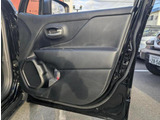 運転席ドアブラインドスポットモニターが装備されています。