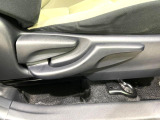 ドライバーによって運転しやすいポジションは異なり、あの車はどうなのか不安なこともありますよね。気になるお車は店頭で乗り込んでご確認いただけます♪